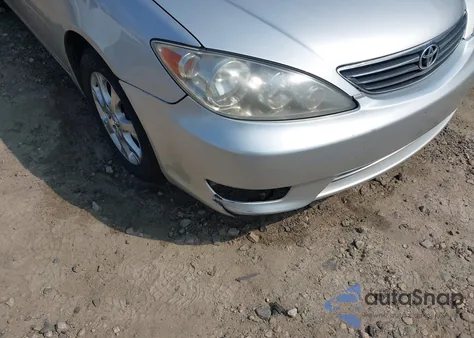 2006 Toyota Camry Xle z USA, uszkodzony, nr VIN 4T1BE30K46U670600